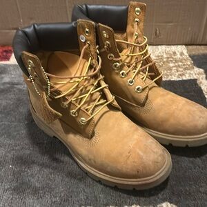 Men’s classic Timberland boot